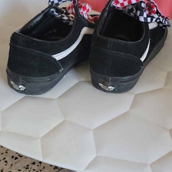 Gently used vans - Picture 4 of 4